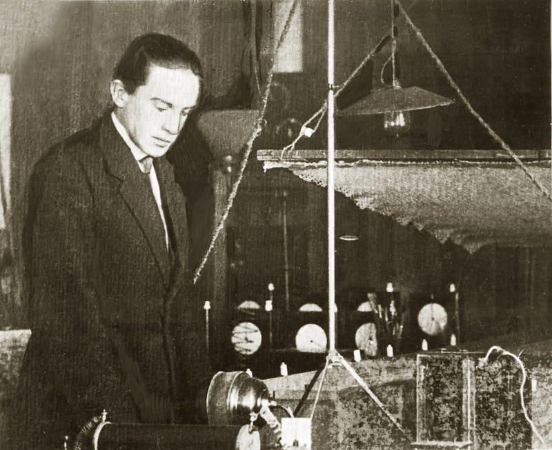 Chizhevsky works in his laboratory.